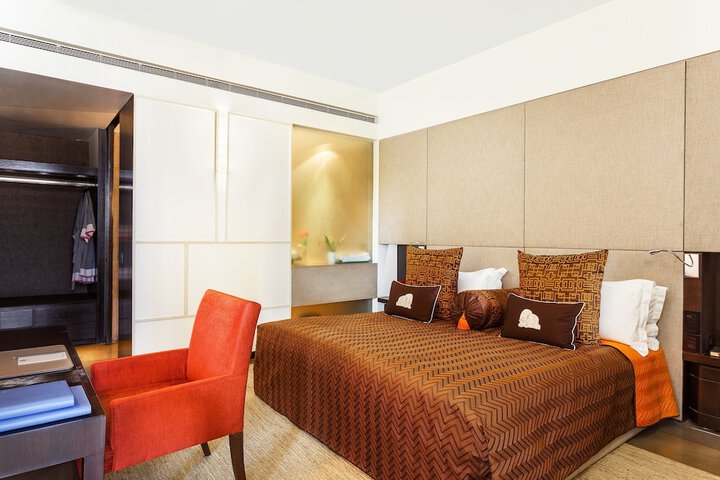 Room 5 of 72