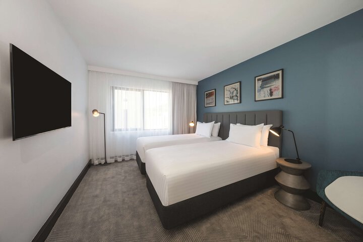 Room 25 of 86