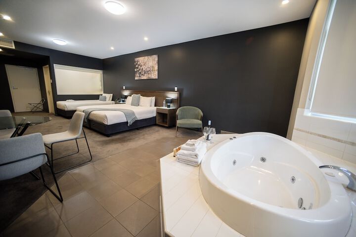 Room 46 of 102