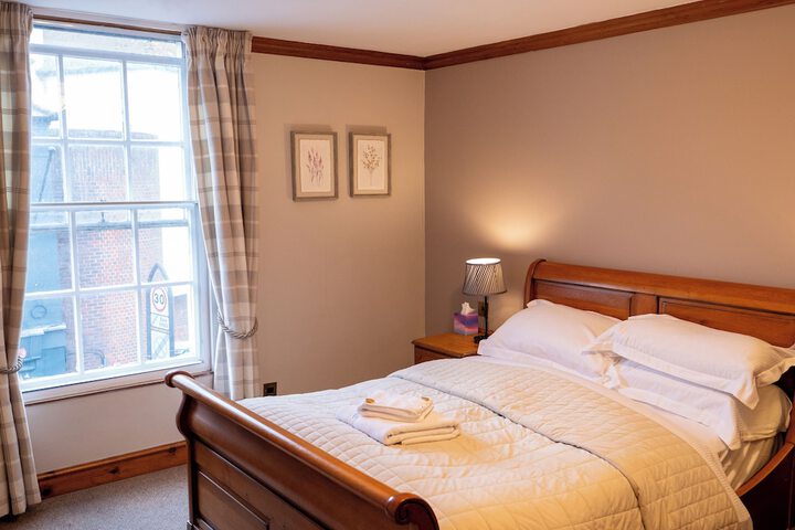 Room 9 of 32