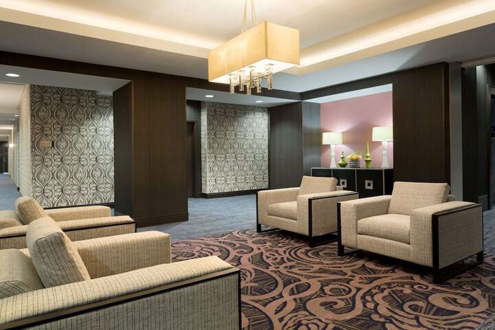 Hotel Interior 4 of 92