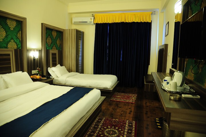 Room 18 of 76