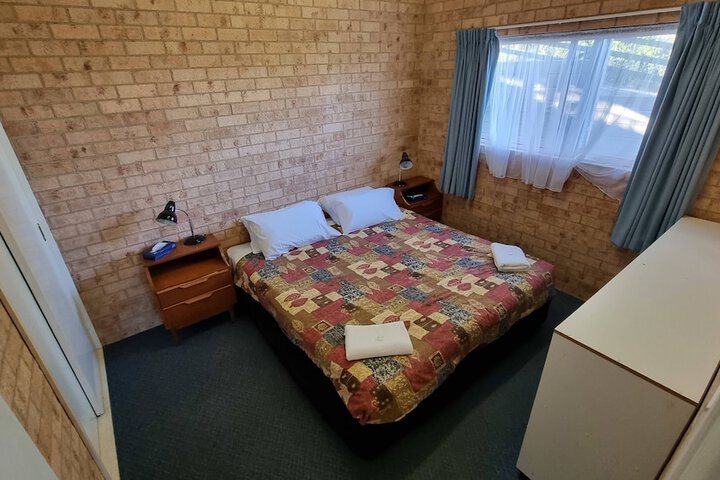 Room 5 of 69