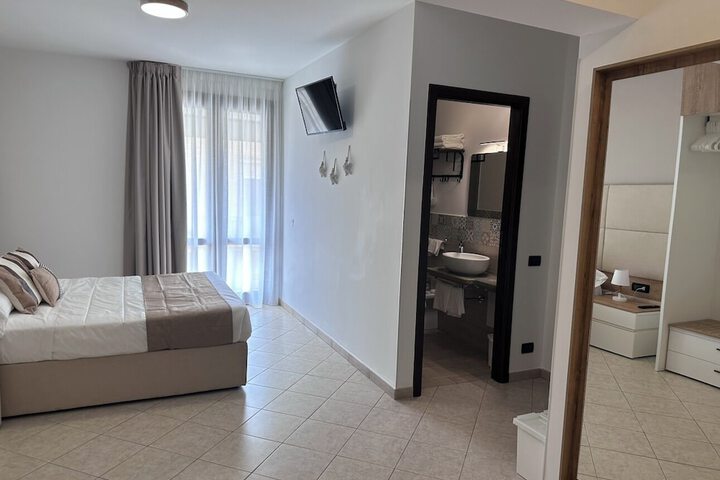 Room 7 of 62