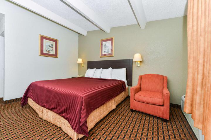 1 King Bed (9 of 14)