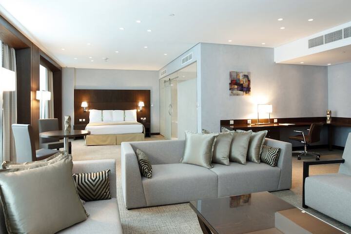 Room 44 of 90