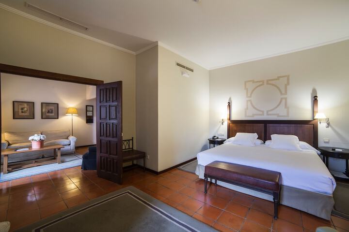 Room 10 of 45
