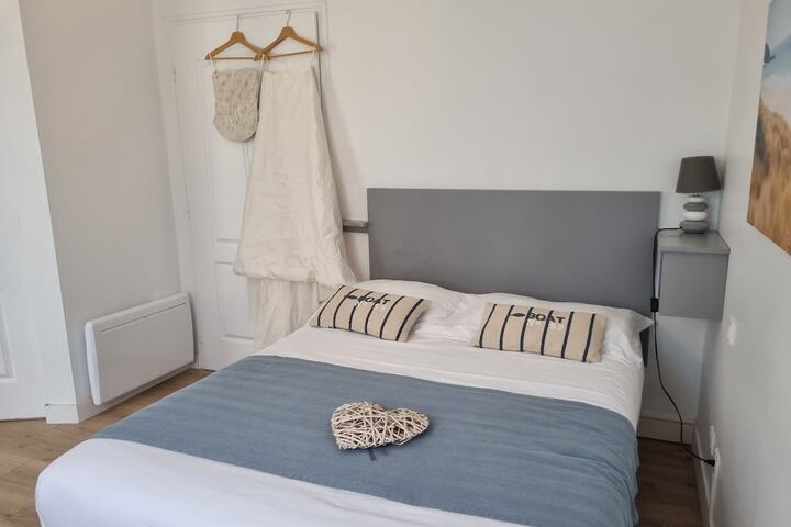 Room 9 of 28