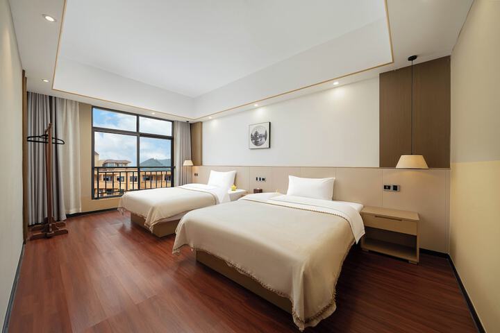 Room 9 of 79