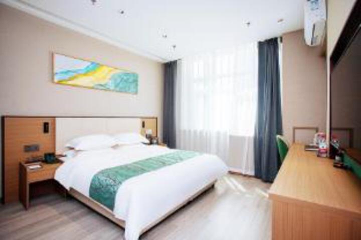 Room 9 of 9