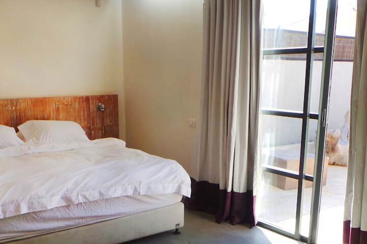 Room 42 of 63