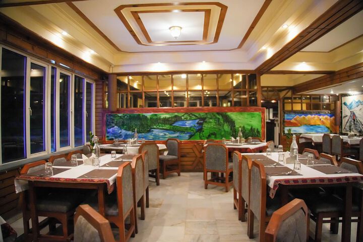 Dining 45 of 60
