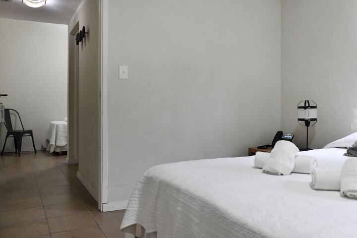 Room 28 of 118