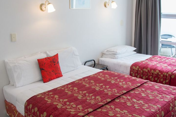 Room 32 of 40