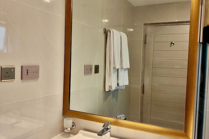 Room 15 of 18