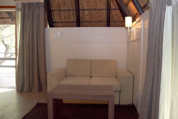 Room 11 of 37