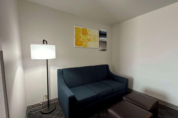 Room 13 of 34