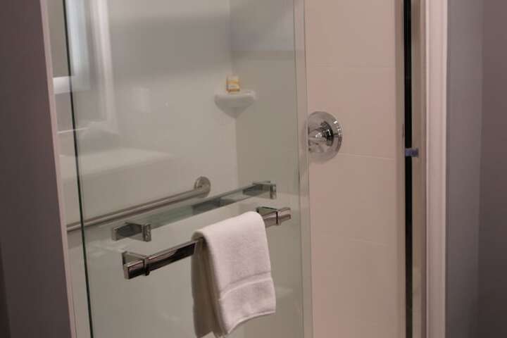 1 King Bed Mobility Hearing Impaired Accessible Room (1 of 11)