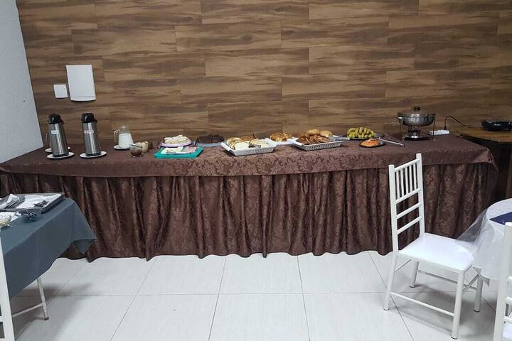 Dining 10 of 12
