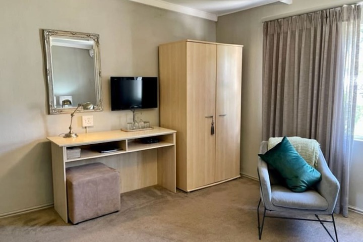 Room 8 of 54
