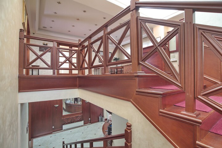Ballroom/Hall 41 of 44