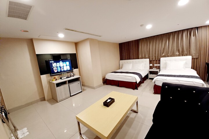 Room 11 of 61