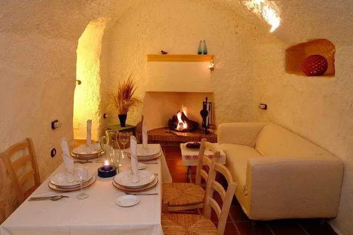 Dining 6 of 7