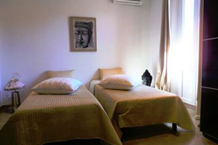 Room 8 of 14