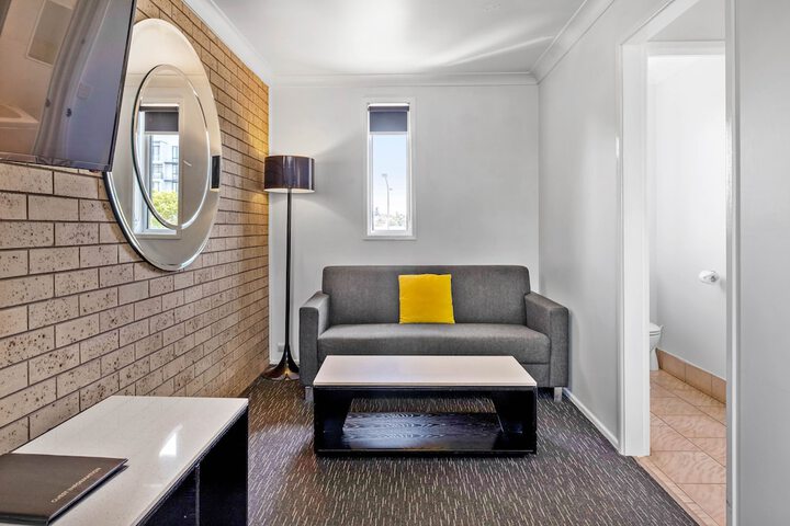 Room 51 of 79