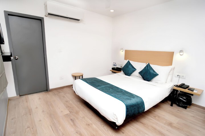 Room 15 of 23