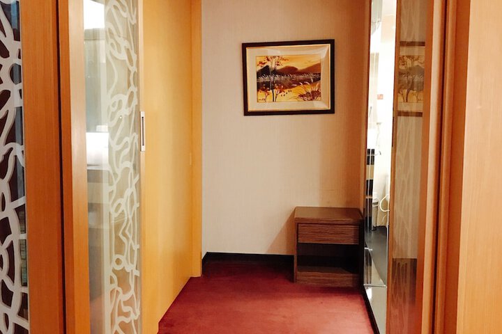 Room 11 of 97