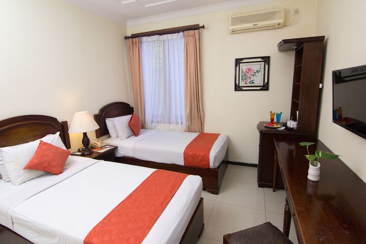 Room 5 of 30