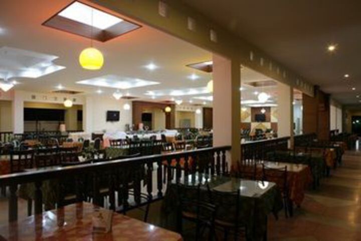 Dining 16 of 16