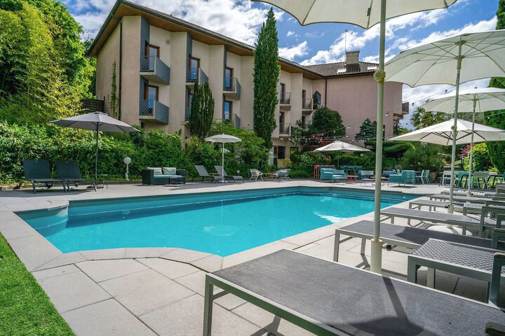 Pool 64 of 115