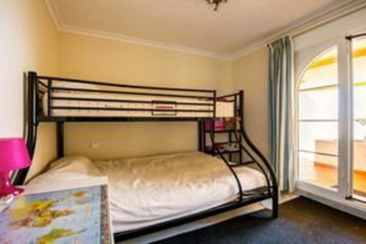Room 25 of 73