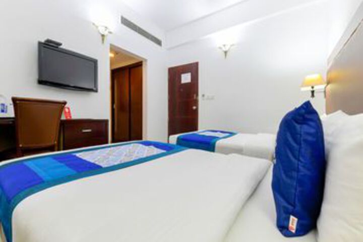 Room 13 of 20