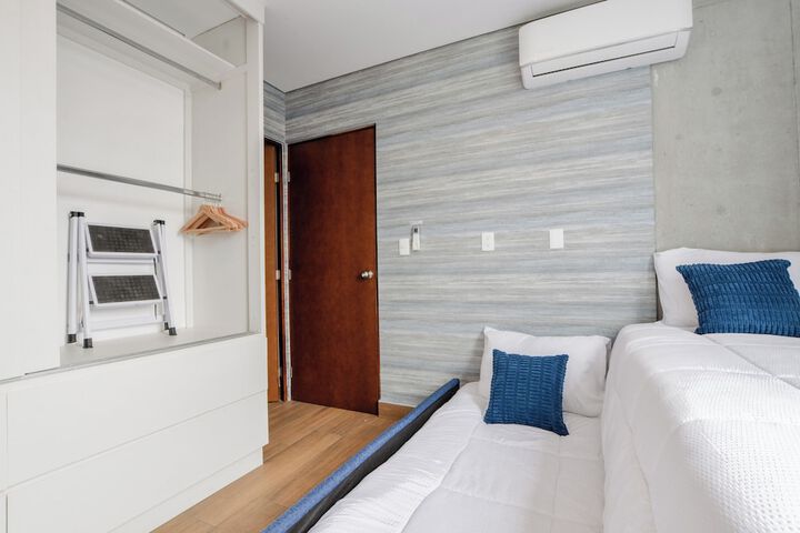 Room 28 of 169