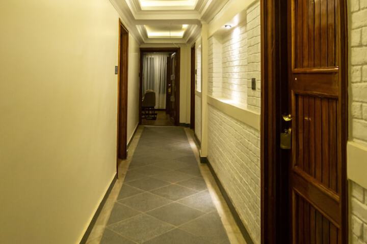 Ballroom/Hall 30 of 39