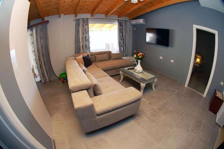 Room 26 of 120