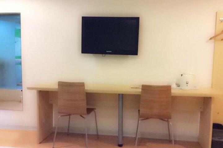 7 Days Inn Shanghai Lujiazui No.1 Yaohan Department Store Pudian Road Subway Station Branch