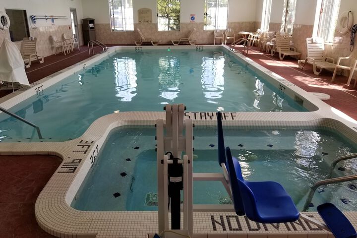 Indoor spa tub