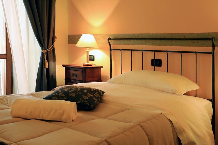 Room 9 of 38