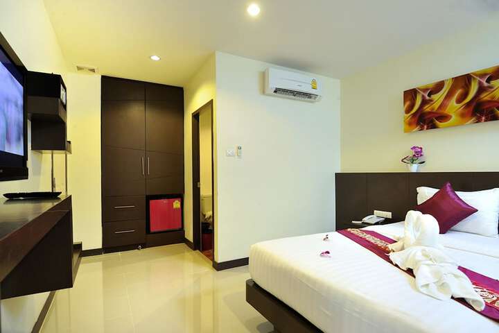 Room 10 of 34