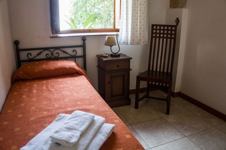 Room 5 of 43