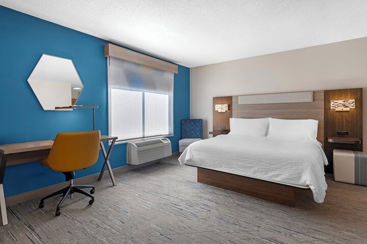 Room 33 of 81