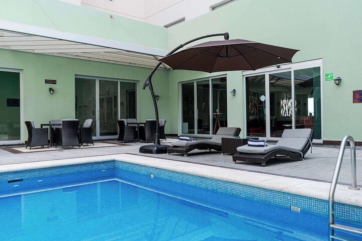 Pool 53 of 73