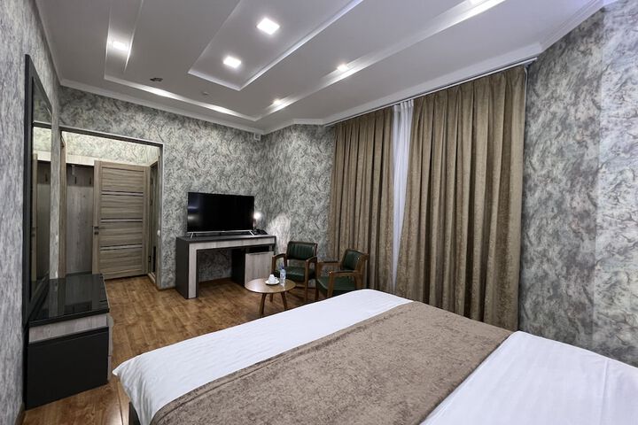 Room 34 of 95