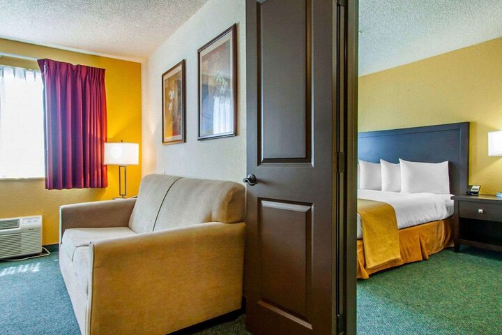Room 18 of 37