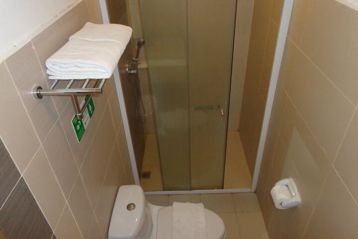 Room 50 of 108