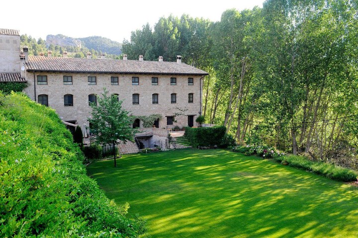 Hotel Exterior 20 of 21